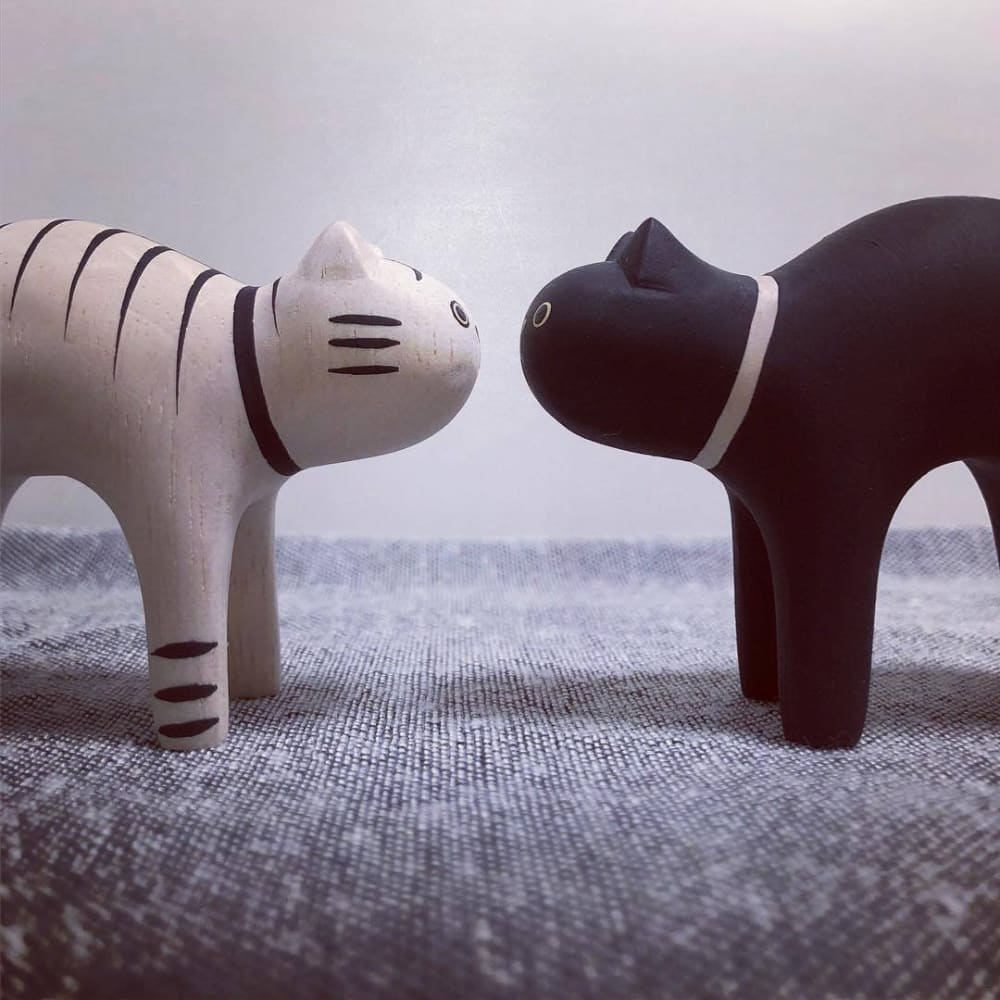 Figurine en bois - Chat tigré - Image 6
