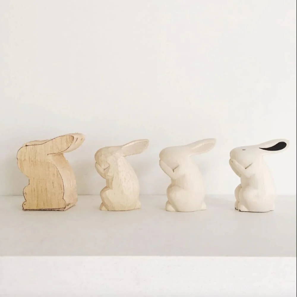 Figurine en bois Oyako - Bébé loutre de mer - Image 2