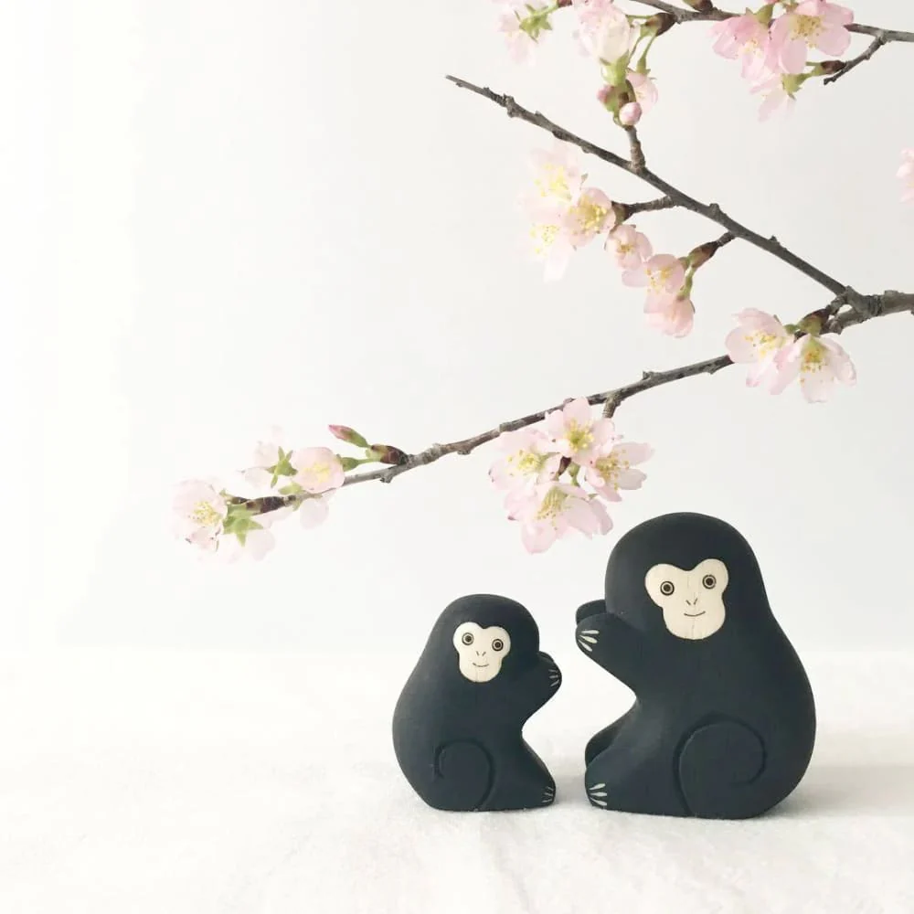 Figurine en bois Oyako - Parent singe - Image 3
