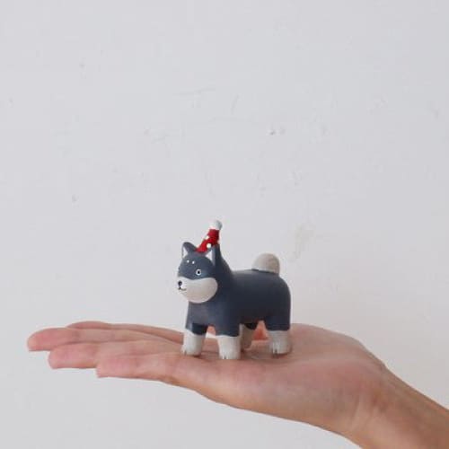 Figurine en bois - Parent chien Shiba inu avec chapeau de fête - Image 5