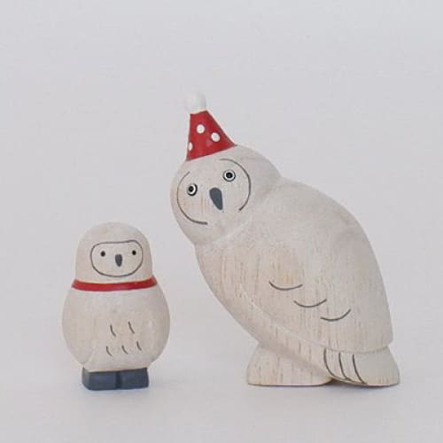 Figurine en bois - Parent chouette avec chapeau de fête - Image 6
