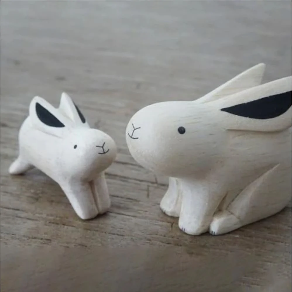 Figurine Lapin Parent en Bois - Image 4