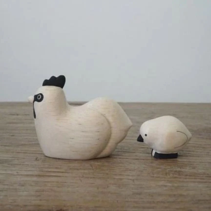 Figurine Poule Parent en Bois - Image 4
