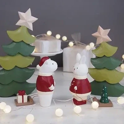 Figurine en bois – Lapin Père Noël - Image 7