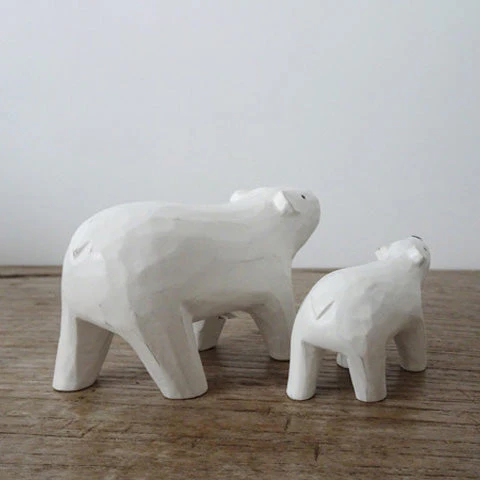 Figurine en bois – Ours polaire en promenade parent - Image 3